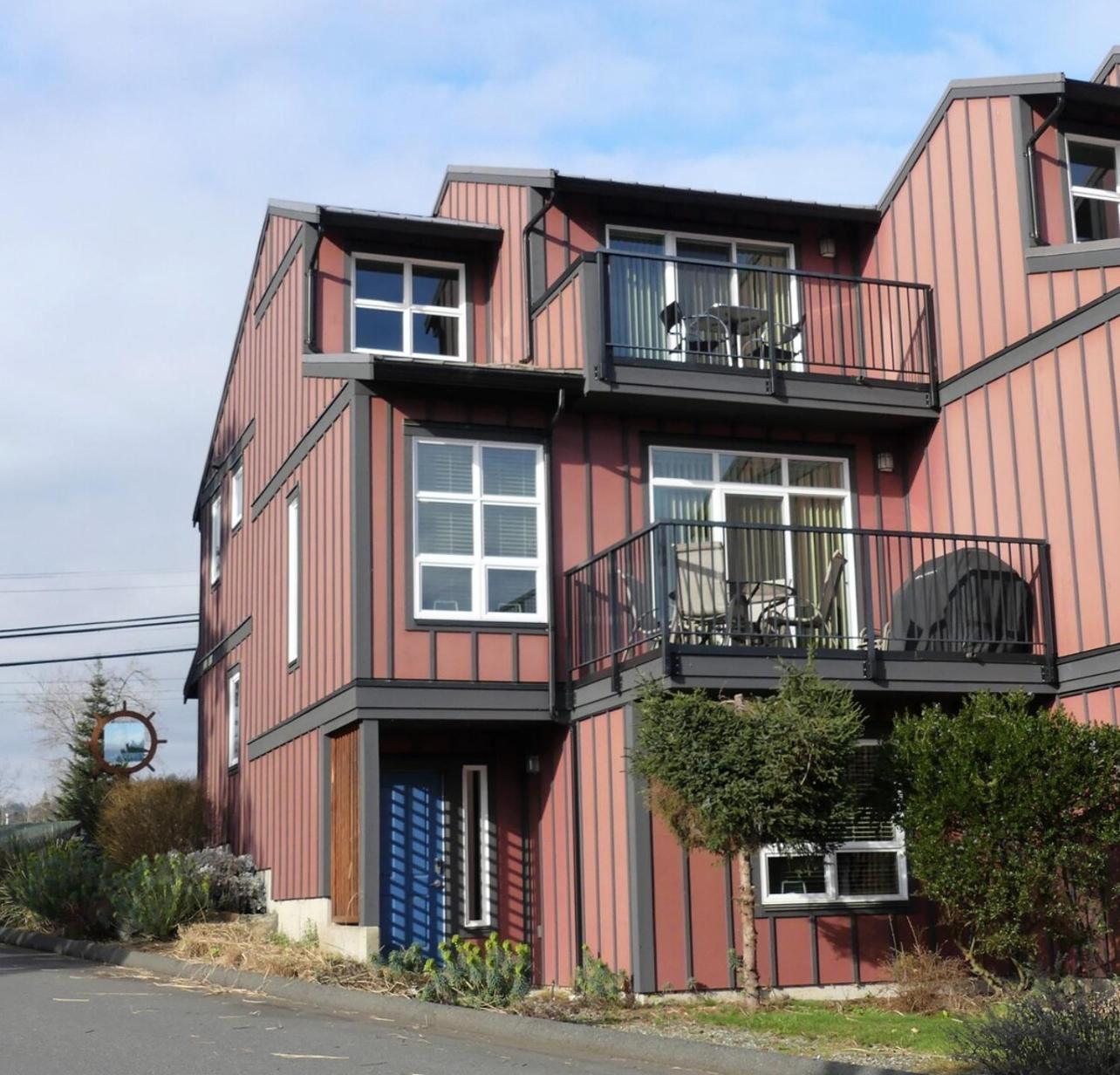 Sheringham Townhouse - Sooke Exteriör bild