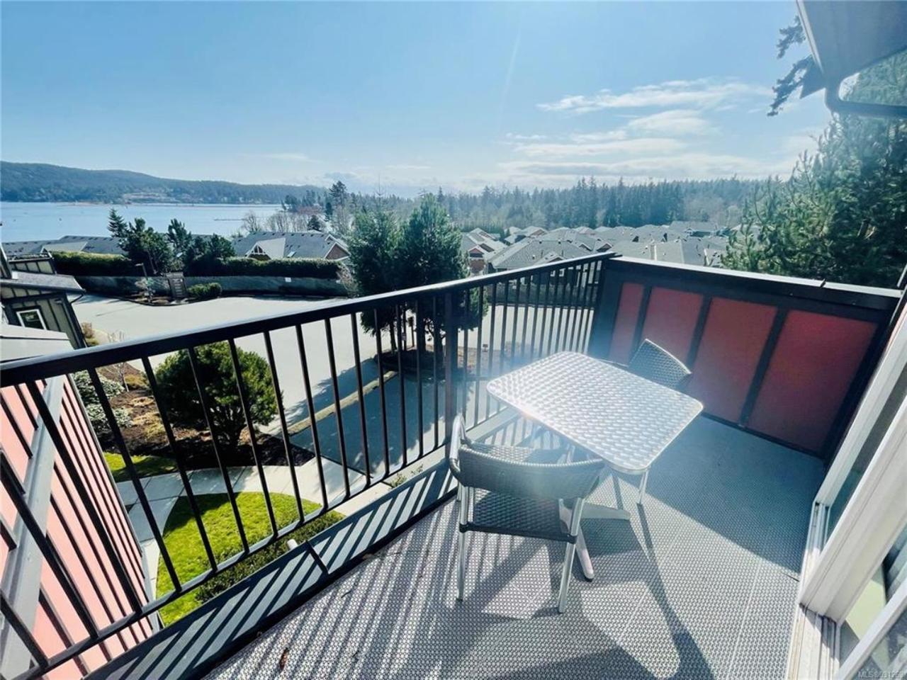 Sheringham Townhouse - Sooke Exteriör bild